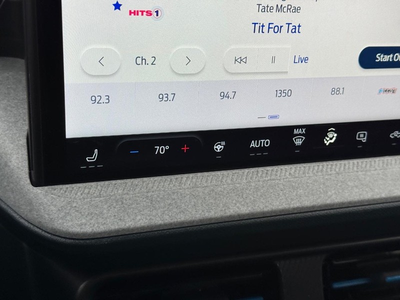 Ford Maverick Vehicle Image 22