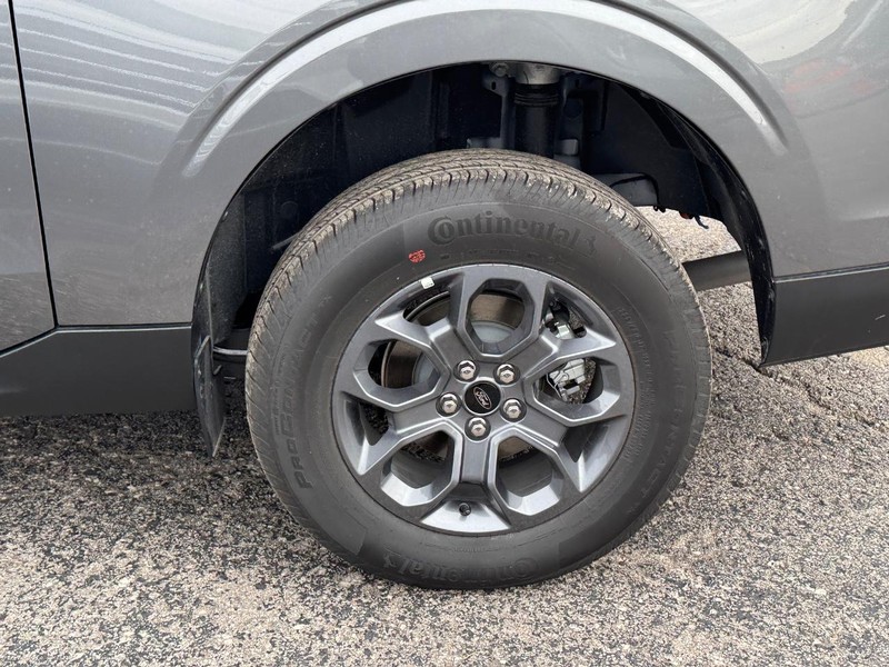 Ford Maverick Vehicle Image 11