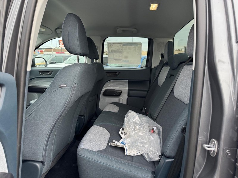 Ford Maverick Vehicle Image 12