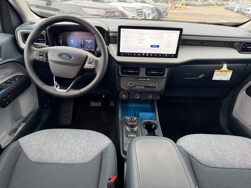 Ford Maverick Vehicle Image 13