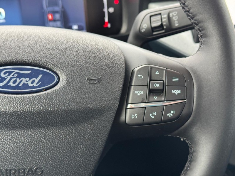 Ford Maverick Vehicle Image 21