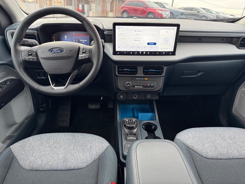 Ford Maverick Vehicle Image 13