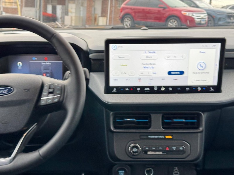 Ford Maverick Vehicle Image 15