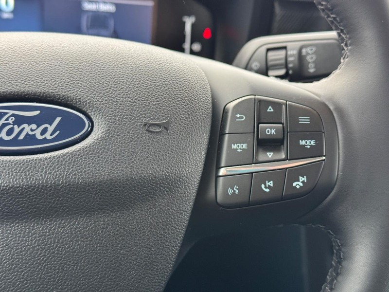 Ford Maverick Vehicle Image 21