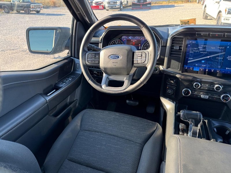 Ford F-150 Vehicle Full-screen Gallery Image 13