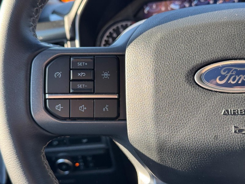 Ford F-150 Vehicle Full-screen Gallery Image 19