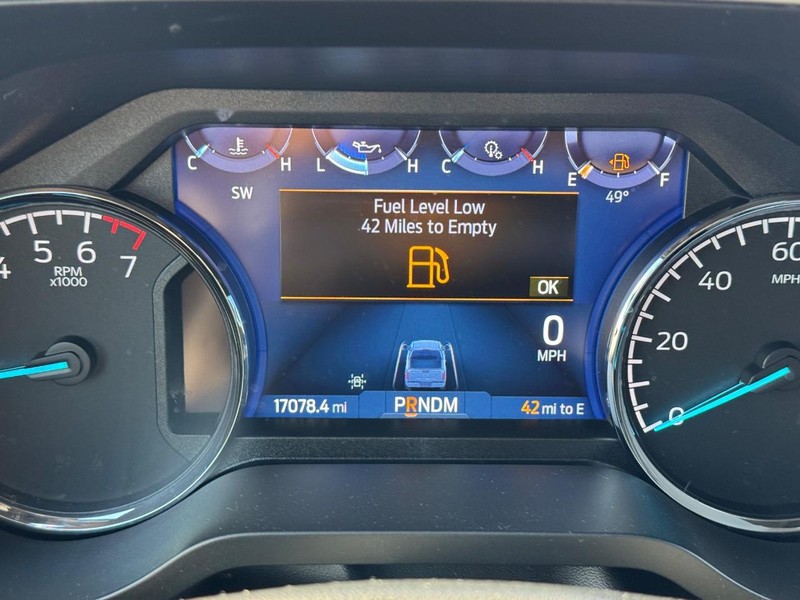 Ford F-150 Vehicle Full-screen Gallery Image 23