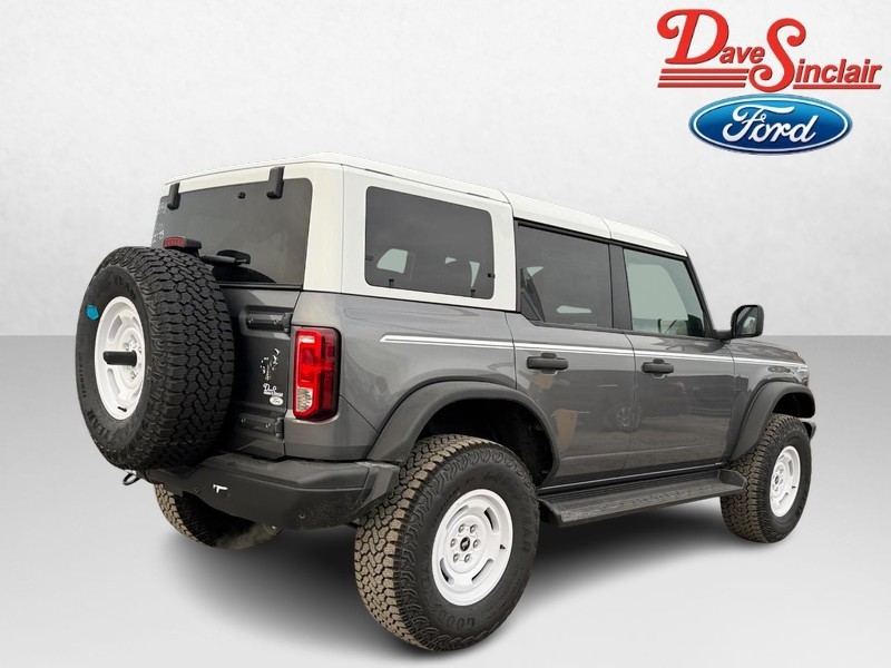Ford Bronco Vehicle Full-screen Gallery Image 07