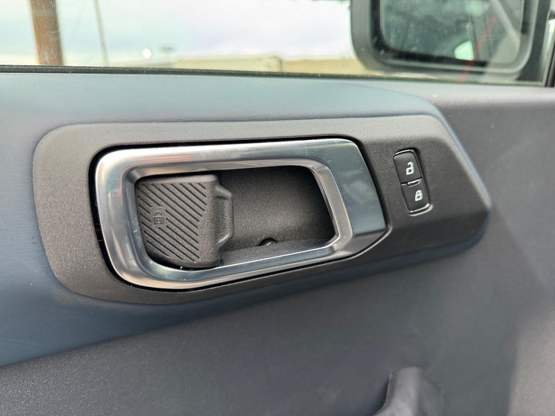 Ford Bronco Vehicle Full-screen Gallery Image 18