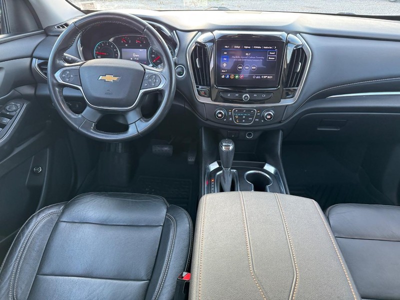 Chevrolet Traverse Vehicle Image 16