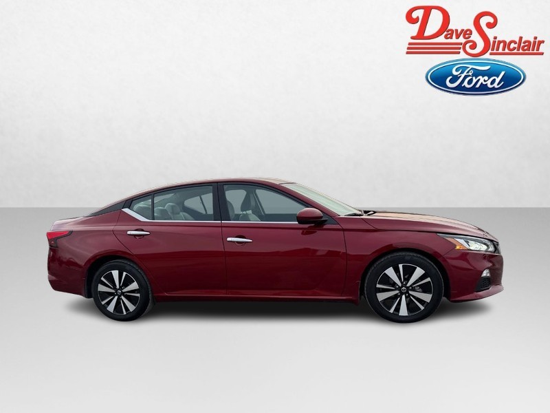 Nissan Altima Vehicle Image 05