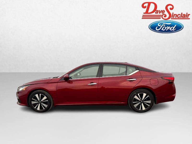 Nissan Altima Vehicle Image 10