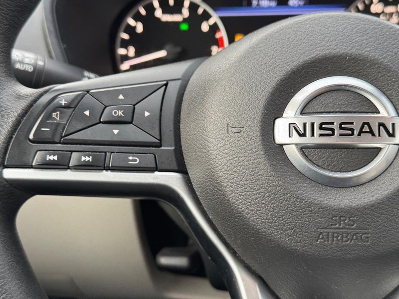 Nissan Altima Vehicle Image 19