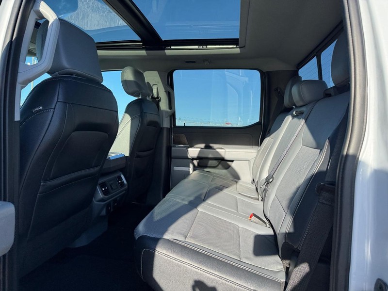 Ford F-150 Vehicle Full-screen Gallery Image 12