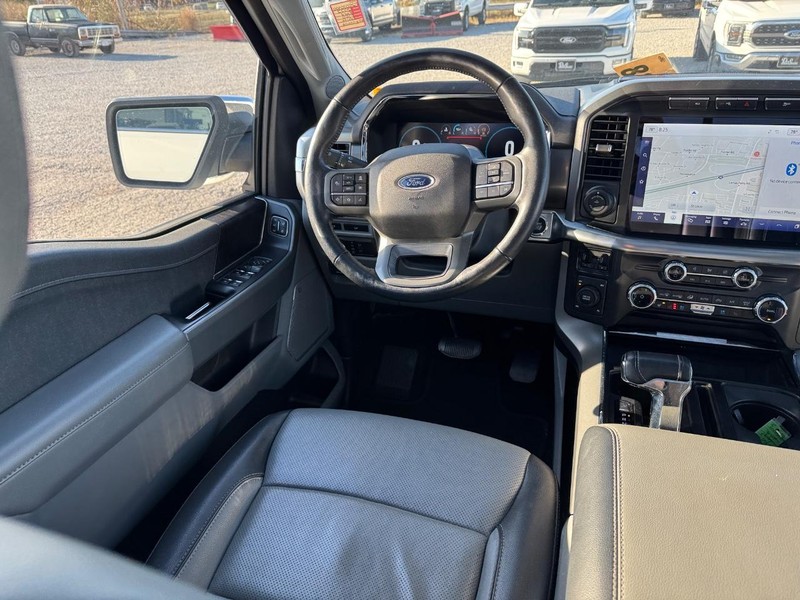 Ford F-150 Vehicle Full-screen Gallery Image 14