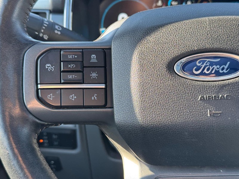 Ford F-150 Vehicle Full-screen Gallery Image 21