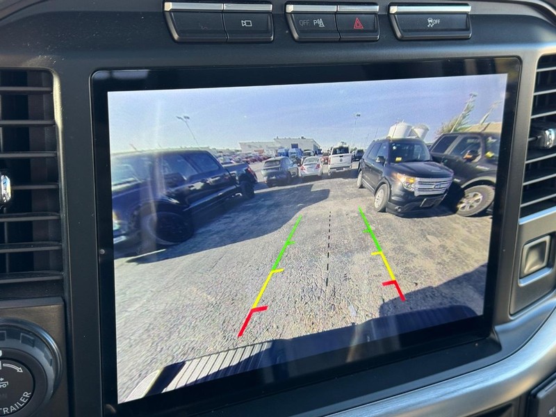 Ford F-150 Vehicle Full-screen Gallery Image 25