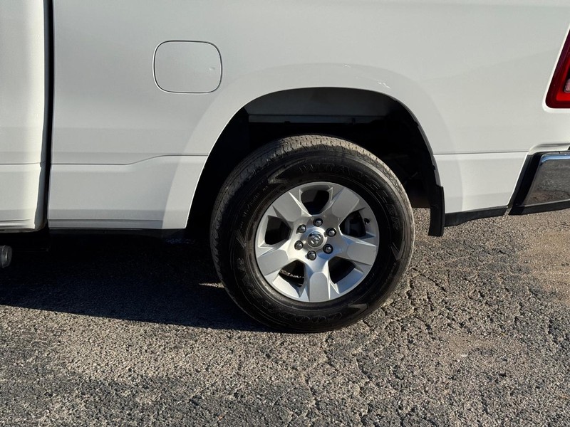 Ram 1500 Vehicle Full-screen Gallery Image 11