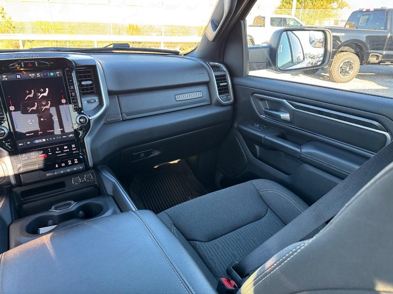 Ram 1500 Vehicle Full-screen Gallery Image 15