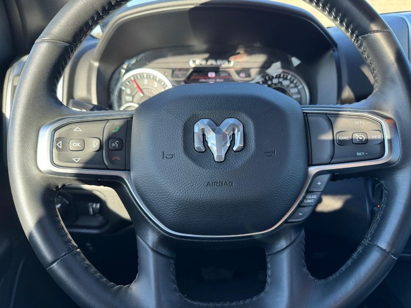 Ram 1500 Vehicle Full-screen Gallery Image 18