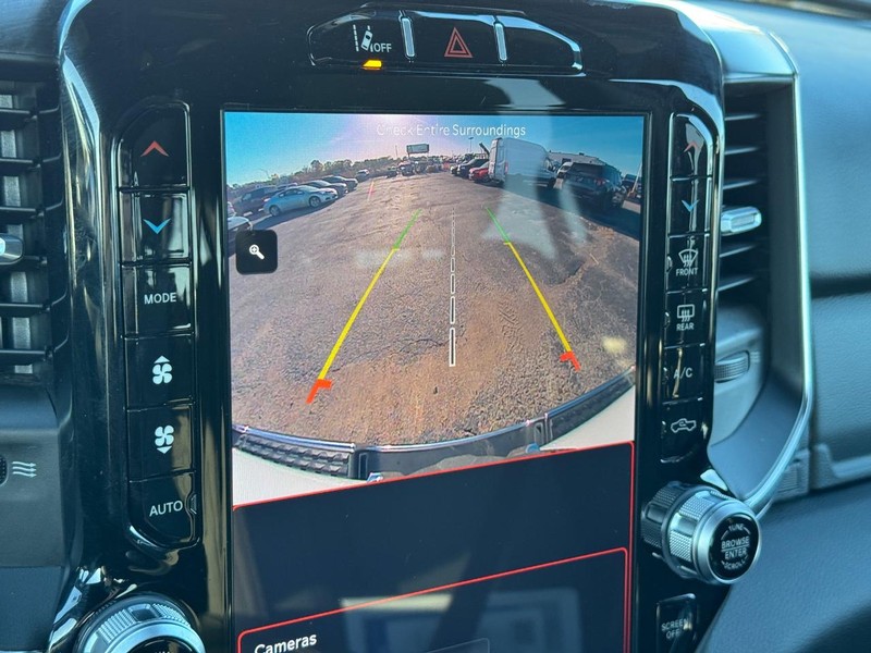 Ram 1500 Vehicle Full-screen Gallery Image 21