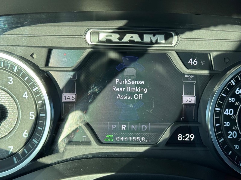 Ram 1500 Vehicle Full-screen Gallery Image 22