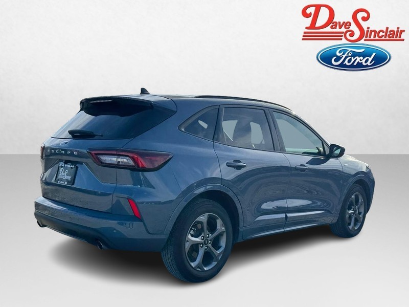 Ford Escape Vehicle Full-screen Gallery Image 07