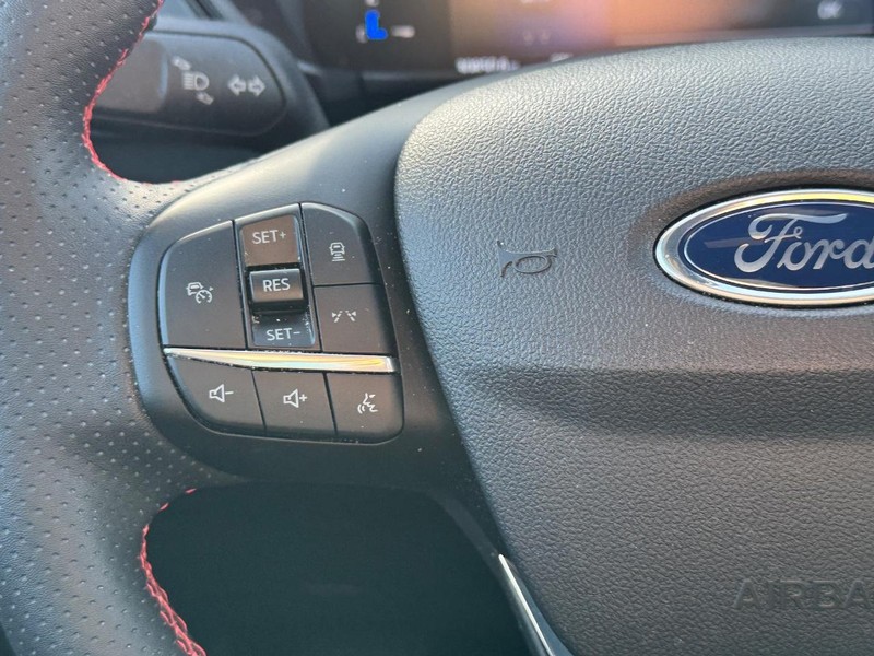 Ford Escape Vehicle Full-screen Gallery Image 19