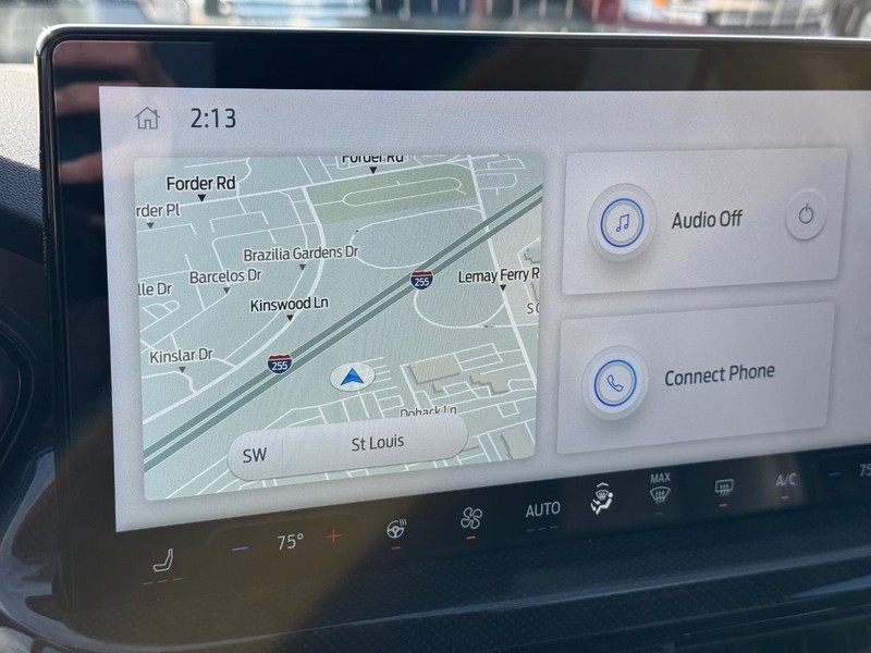 Ford Escape Vehicle Full-screen Gallery Image 21