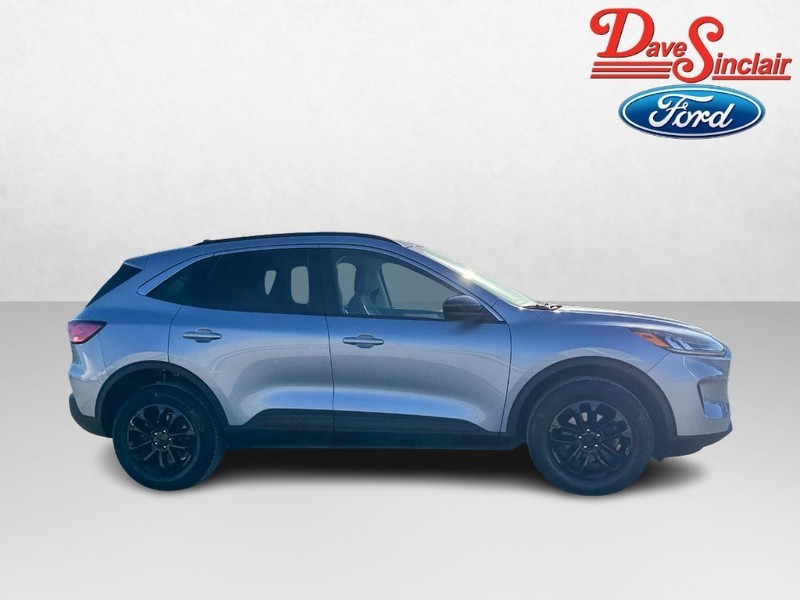 Ford Escape Vehicle Full-screen Gallery Image 05