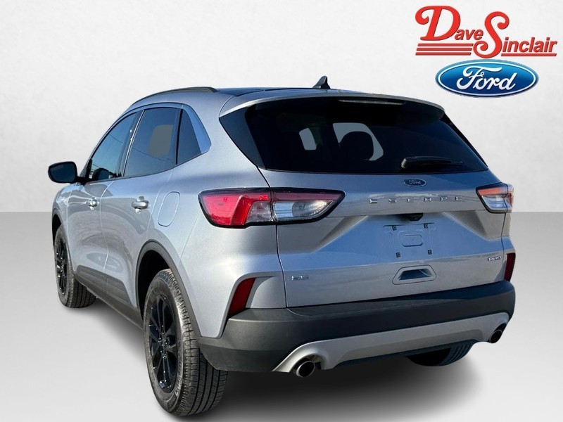 Ford Escape Vehicle Full-screen Gallery Image 09