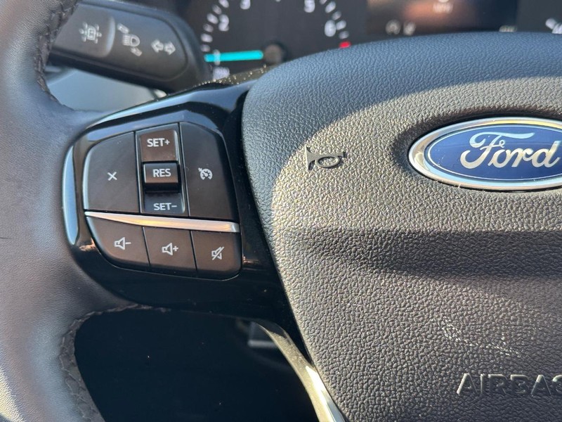 Ford Escape Vehicle Full-screen Gallery Image 20