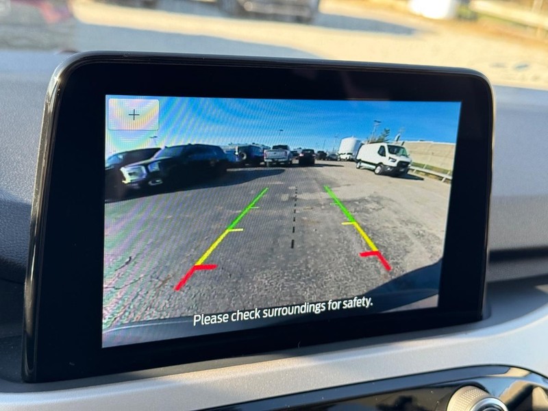 Ford Escape Vehicle Full-screen Gallery Image 23