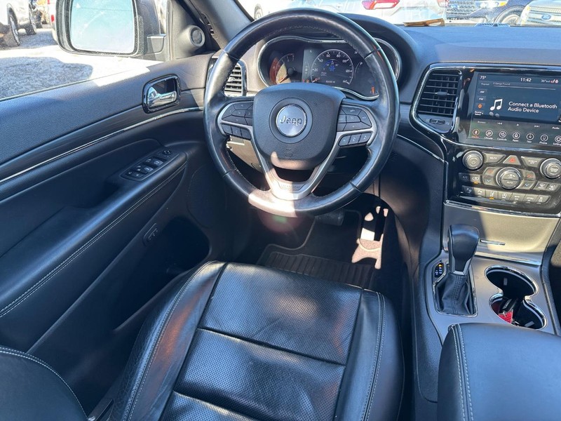 Jeep Grand Cherokee Vehicle Full-screen Gallery Image 14