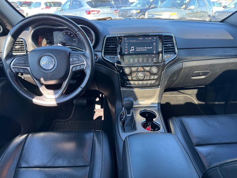 Jeep Grand Cherokee Vehicle Full-screen Gallery Image 15