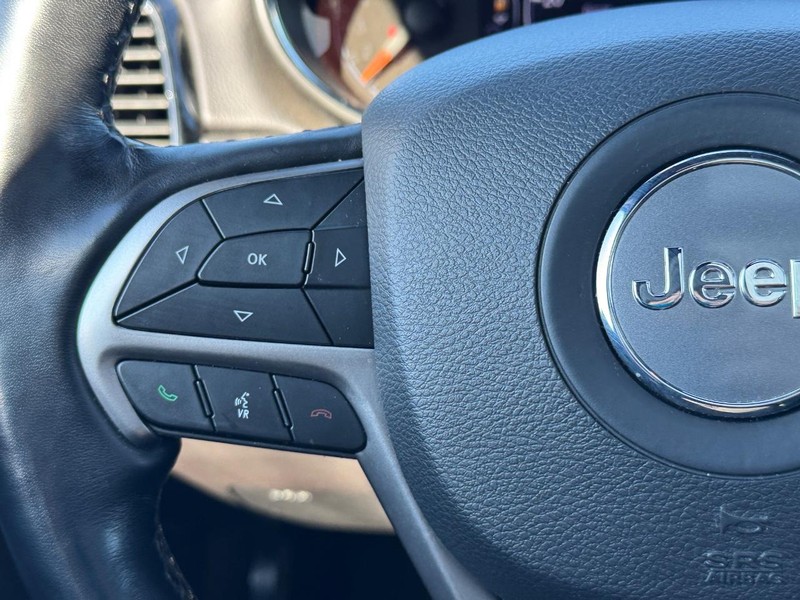 Jeep Grand Cherokee Vehicle Full-screen Gallery Image 21