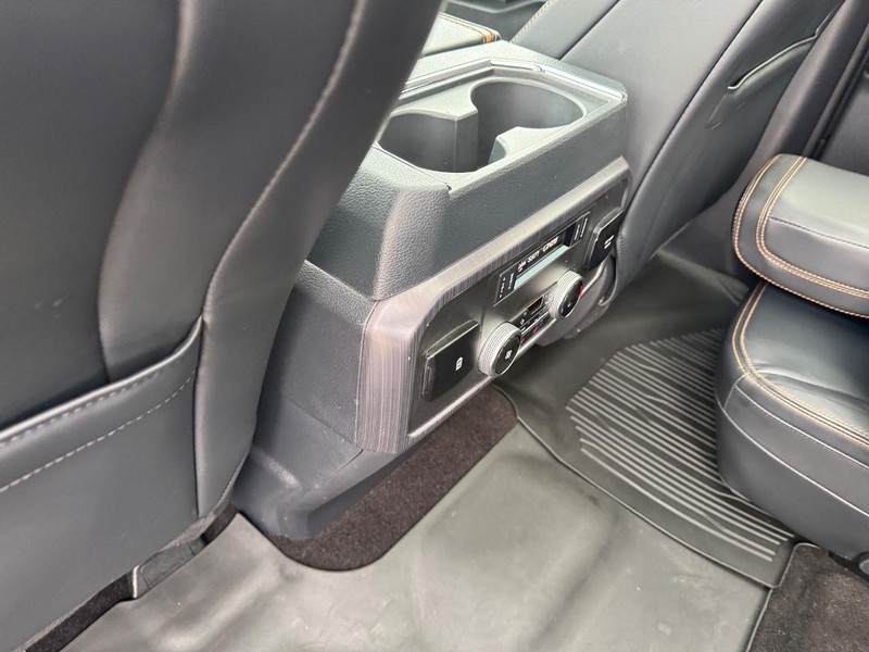 Ford Expedition Max Vehicle Full-screen Gallery Image 14