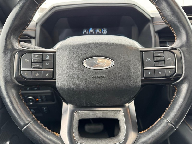 Ford Expedition Max Vehicle Full-screen Gallery Image 22