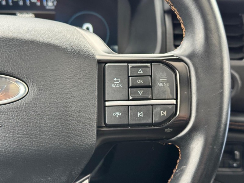 Ford Expedition Max Vehicle Full-screen Gallery Image 24