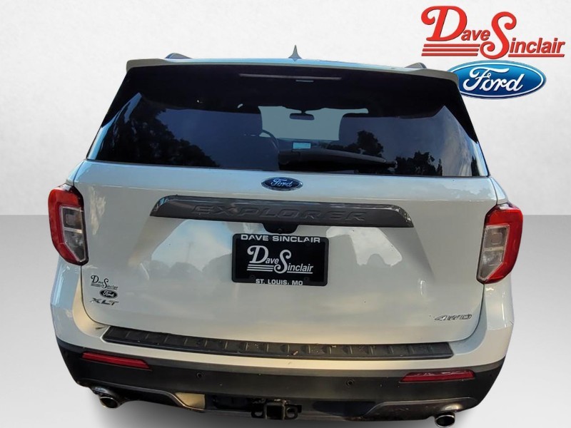 Ford Explorer Vehicle Full-screen Gallery Image 08