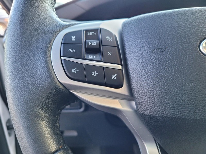 Ford Explorer Vehicle Full-screen Gallery Image 22