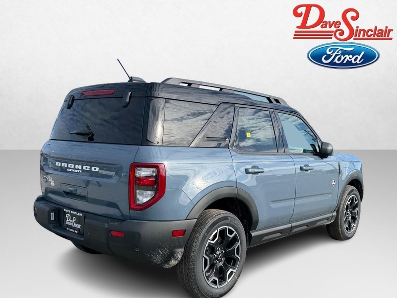 Ford Bronco Sport Vehicle Full-screen Gallery Image 07