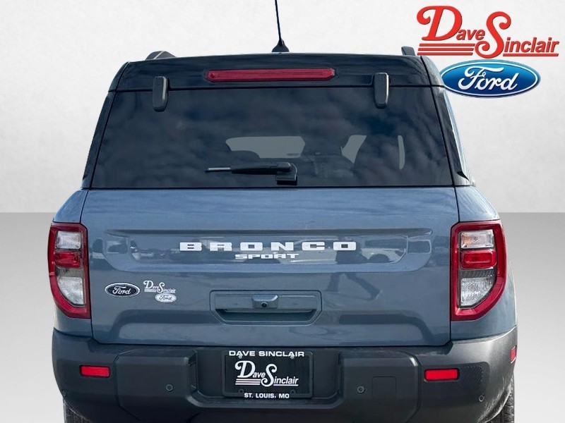 Ford Bronco Sport Vehicle Full-screen Gallery Image 08