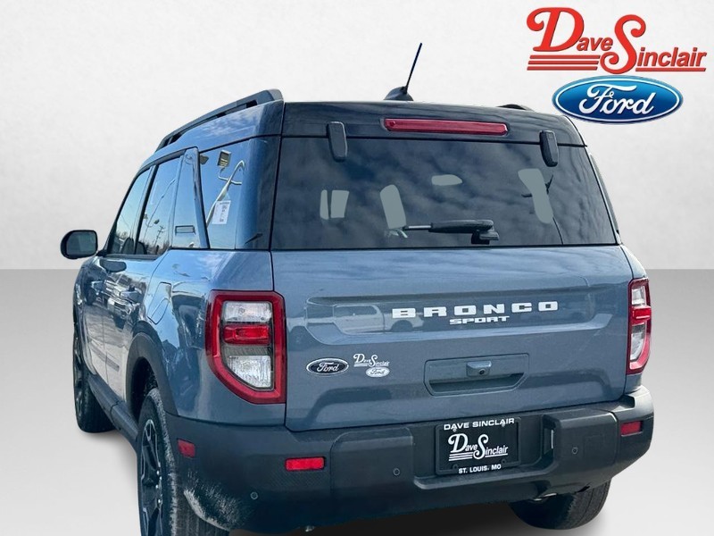 Ford Bronco Sport Vehicle Full-screen Gallery Image 09