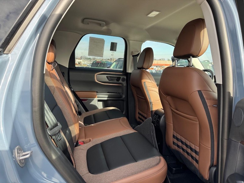 Ford Bronco Sport Vehicle Full-screen Gallery Image 13