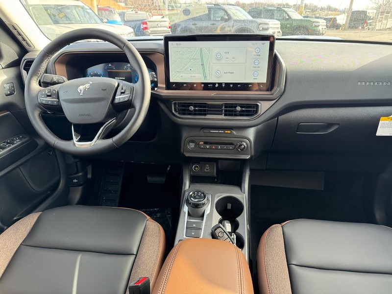 Ford Bronco Sport Vehicle Full-screen Gallery Image 14