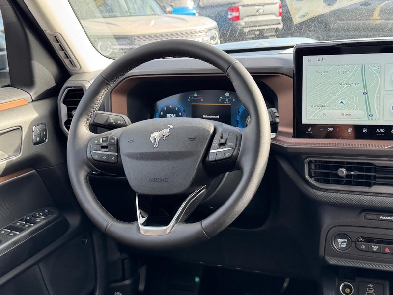 Ford Bronco Sport Vehicle Full-screen Gallery Image 15