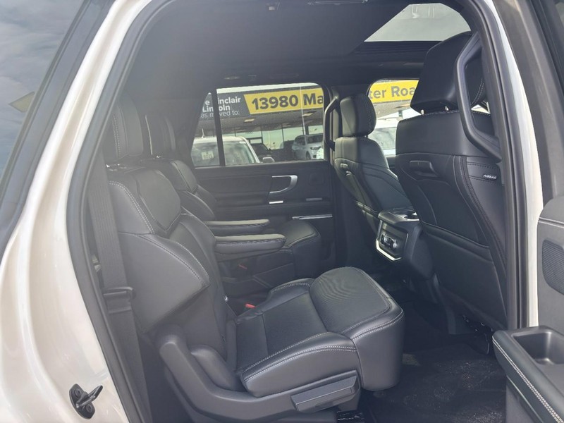 Ford Expedition Max Vehicle Image 14