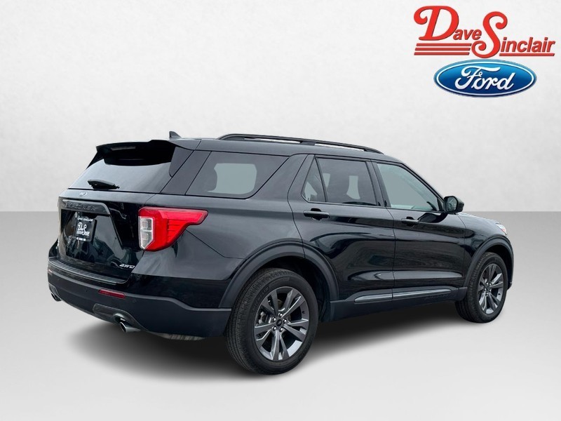 Ford Explorer Vehicle Full-screen Gallery Image 07