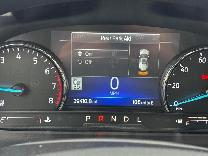 Ford Explorer Vehicle Full-screen Gallery Image 27